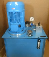 CX- 546 Hydraulikkaggregat 8,2cm3/5,5kw 230/400V 50Hz